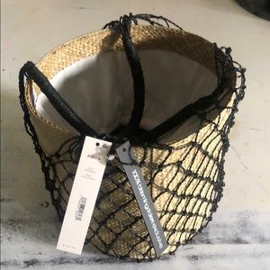Netted bucket tote